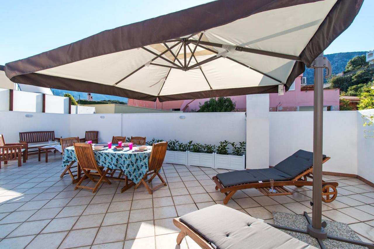 Near The Port Apartment Cala Gonone Εξωτερικό φωτογραφία