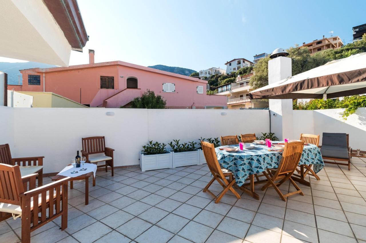 Near The Port Apartment Cala Gonone Εξωτερικό φωτογραφία