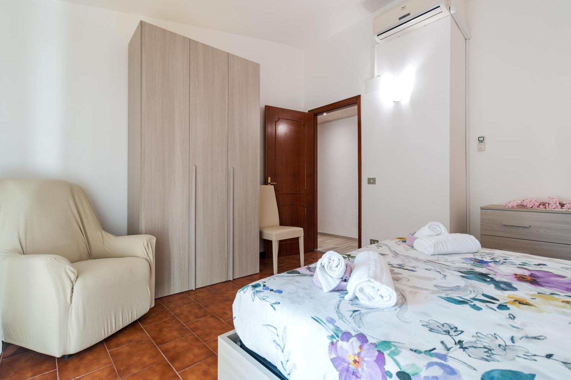 Near The Port Apartment Cala Gonone Εξωτερικό φωτογραφία